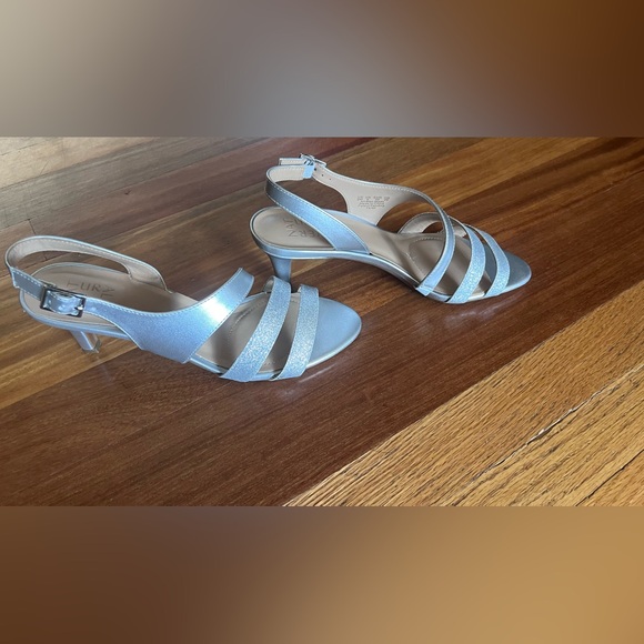 Naturalizer Silver Sandals. Size 9, New, never worn. - Picture 2 of 10